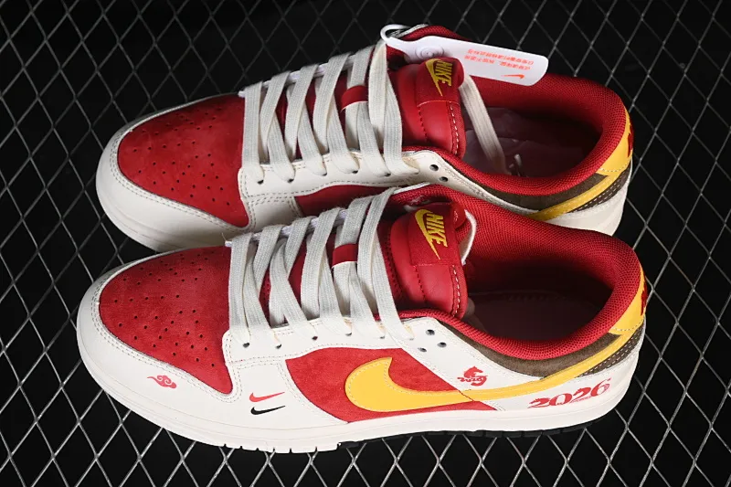 All categories Nk SB Dunk Series Nk SB Dunk Low High-end customized low-top sneakers Nike SB Dunk Low Red gold small double hook High-end customized low-top casual skateboard shoes MZ9588-860